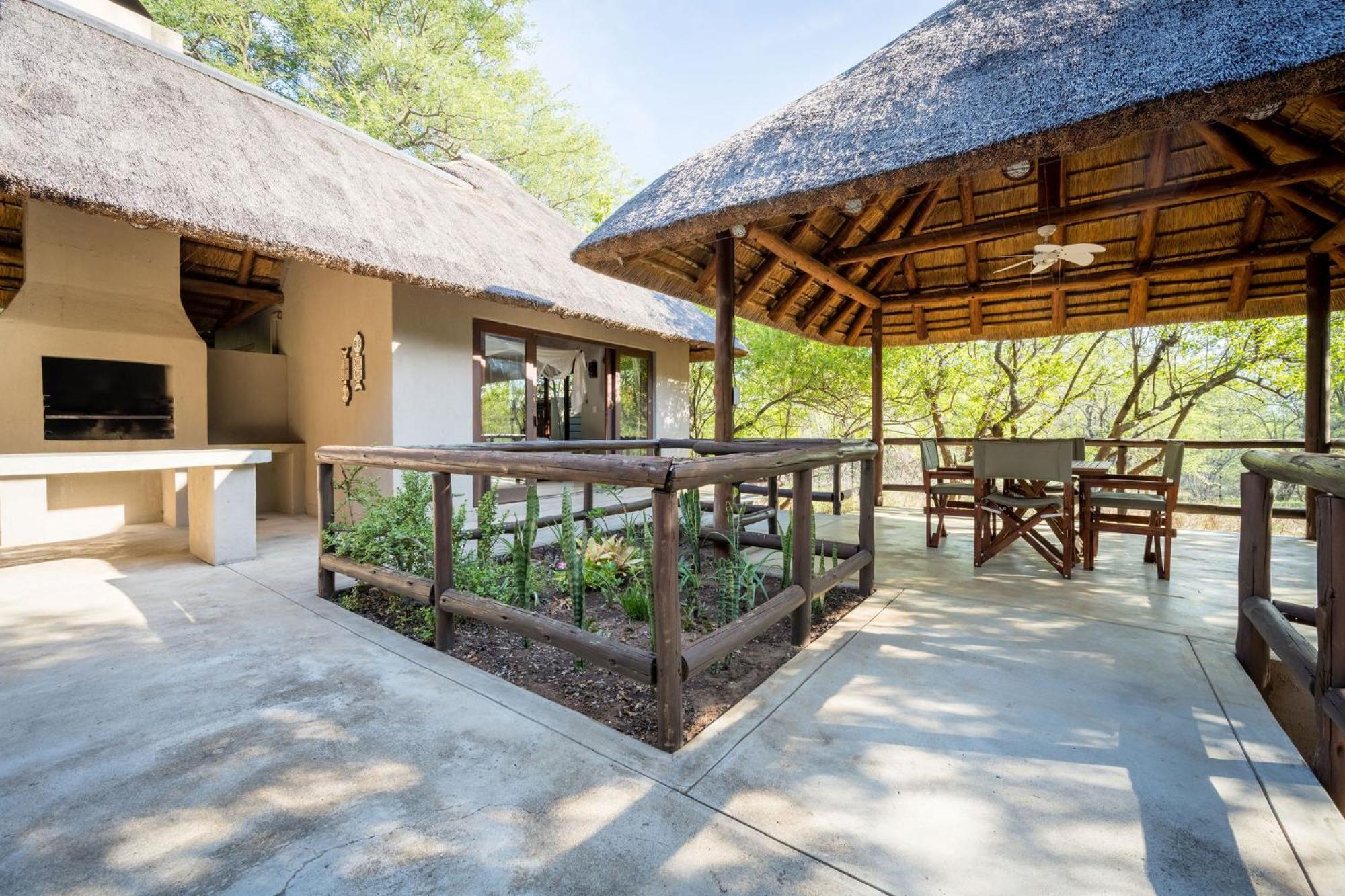 Raptors Lodge Hoedspruit Esterno foto